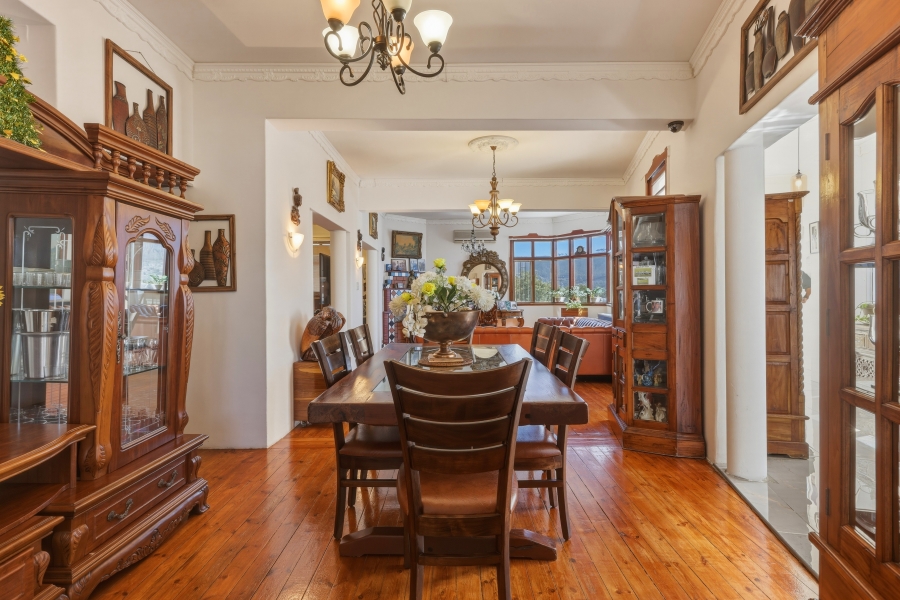 4 Bedroom Property for Sale in Vredehoek Western Cape